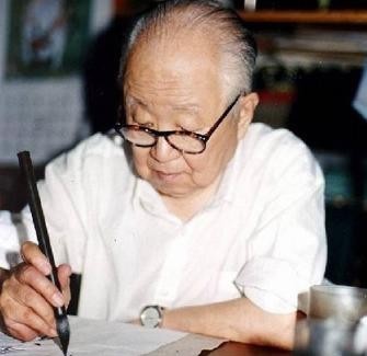 捐尽|爱妻离世后,他捐尽家财,独自蜗居数十年,对妻子矢志不渝