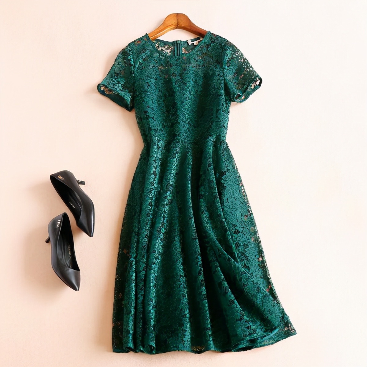 裙身|女人年过三十不年轻没关系,但往后就得有气质韵味连衣裙精致自己