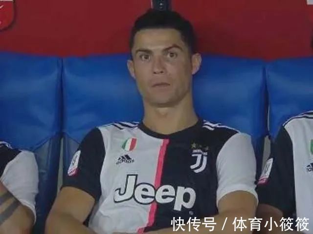 球迷们|C罗女友怀双胞胎,球迷调侃:总裁这是要生一支足球队!