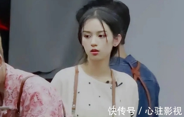 姚安娜|《中餐廳》新路透，誰(shuí)留意姚安娜瞅龔俊的表情了，沒(méi)開(kāi)播就被罵慘