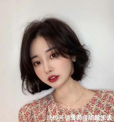 新年|分享几款适合方脸、大脸的发型,显脸小还减龄,很适合新年剪