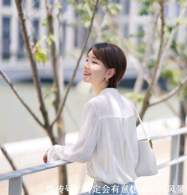 时尚博主|女生的服装穿搭要讲究，极简的穿搭风格更有时尚感，精致又高级