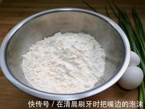 拌面|面条这样做太好吃了，简单一拌香味浓郁，一周吃7次都不腻，真香