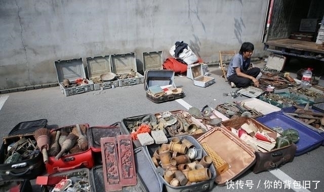 耗时|男子耗时21年从农村收集废品,足足装满30箱,如今价值翻涨