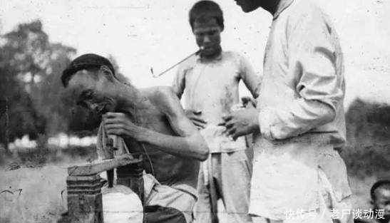 清朝|清朝真实老照片：图2人们用削西瓜皮机器，图3清代人也摆拍！