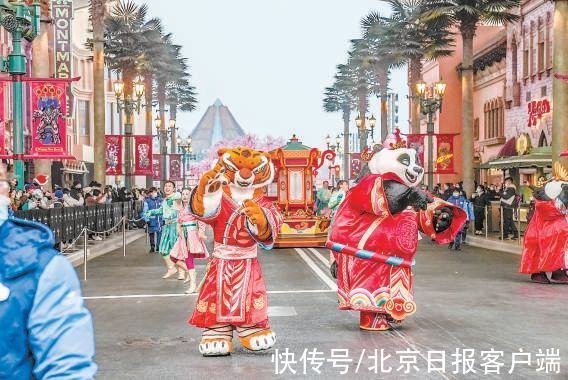 北京环球度假区|好莱坞大道祥狮献瑞，北京环球度假区迎首个“环球中国年”