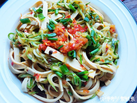  令人食欲大振的家常菜，香气扑鼻，家宴待客都有面，做法还简单！