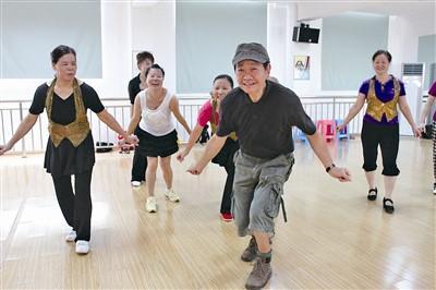 快乐素|不论男女,一旦过了50岁,身体还能有4个表现,最少也能活到90岁