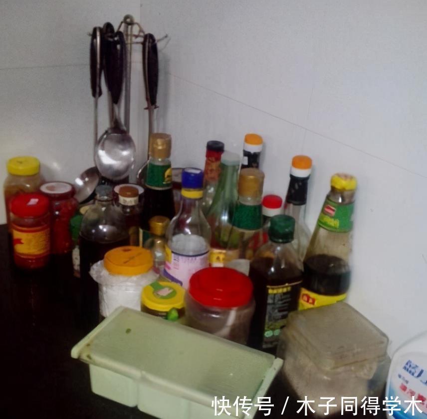 台面|去表姐家发现，厨房台面从不摆瓶瓶罐罐，这样做美观实用不占地儿