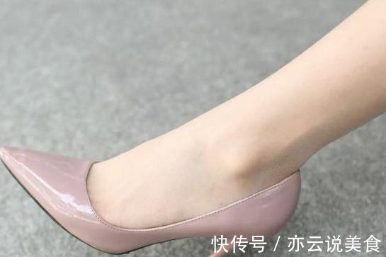 尖头 尖头细跟鞋,优雅大方的极简主义风格,看起来十分优雅淑女