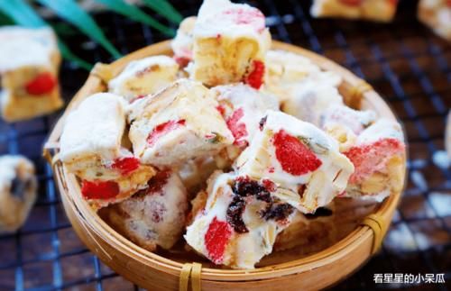 想吃甜点又不想去外面买,学会这一款甜点,再也想不想吃外面的了!