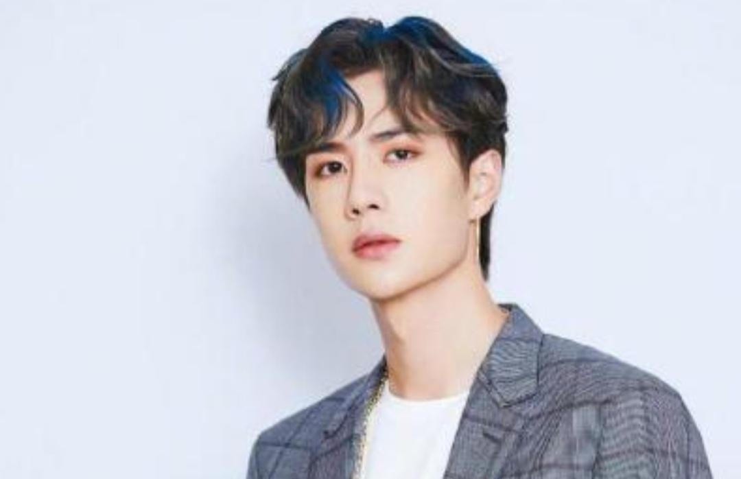 王一博|王一博平白背锅,韩国网友称其抄袭,直接把他骂上了韩国热搜