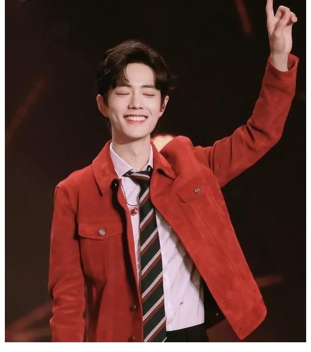 肖战|《钱江晚报》点名肖战，还派记者赶往话剧现场，发现一个有趣现象