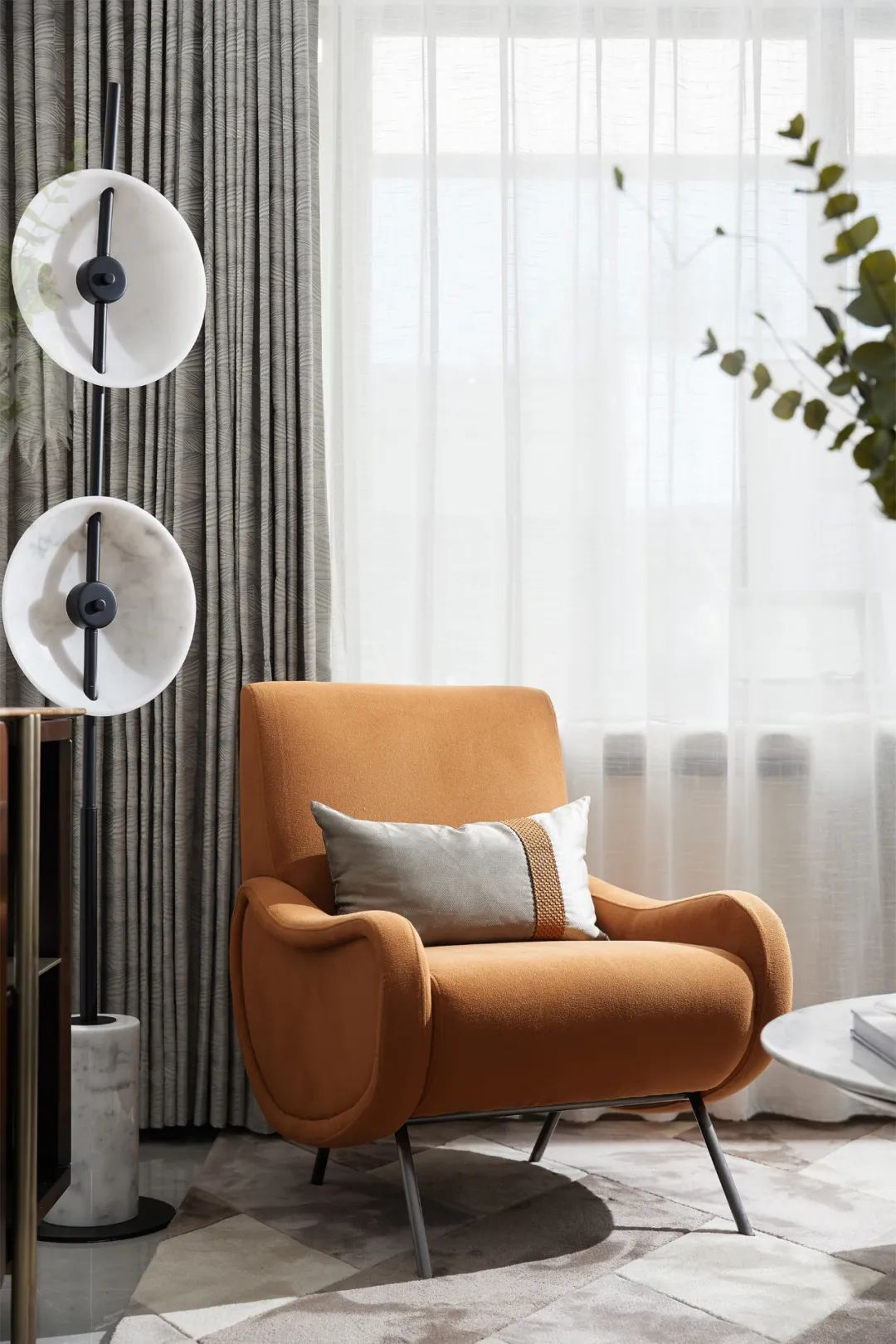 装饰画|115㎡现代轻奢,高级灰里的一抹橙,华丽高级很漂亮