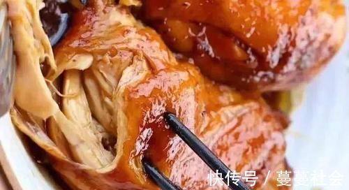 电饭煲焖大鸡腿，只需要一个电饭煲，不加一滴水，做出来鲜嫩多汁