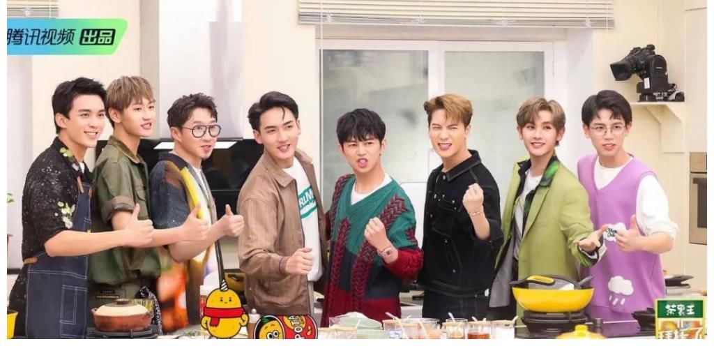 社交|从“一顿饭”到“一场局”，迭代的《拜托了冰箱》与不迭代的温情