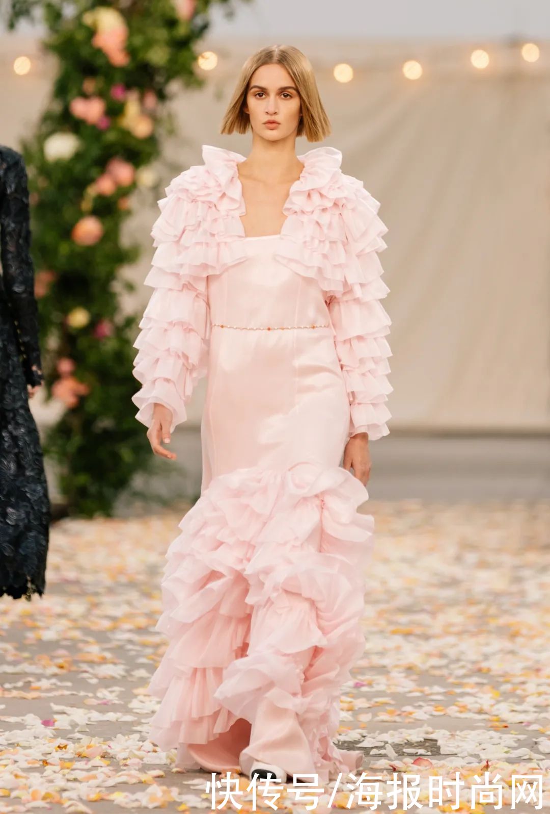 高定周｜香奈儿邀请你，参加一场如梦似幻的“仲夏夜婚礼”