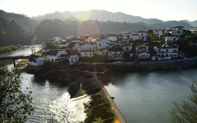 游客|江西依山傍水的古村落，因碧水汪汪而得名，距今已有1100年历史了