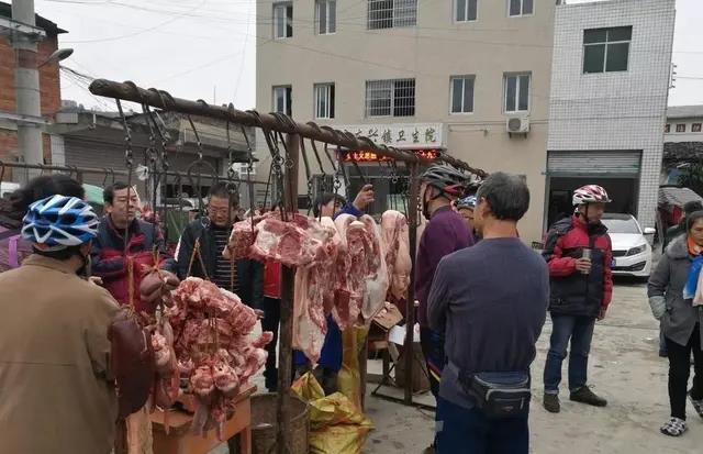 七八十年代的肉特别香,但现在吃不出肉的香?听听卖肉农民怎么说