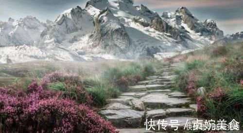 小路|唐诗三百首中最特别的诗,通篇不合韵律,只因意境太美而入选