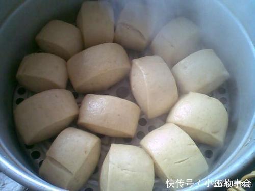 馒头出锅的时候瘪了,是怎么回事有什么说法