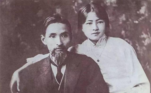 中国建筑史$林徽因病重,梁思成每日在床边照顾,后娶二妻林洙,却拿来当保姆