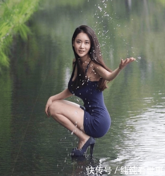 美女那么漂亮的高跟鞋还往水里跑,不怕鞋子坏了吗?