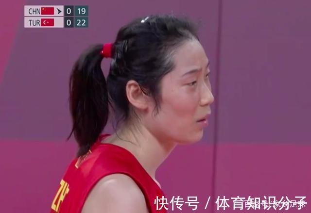 瓦尔加斯|17岁女将获国际排联官方大奖,中国女排呢?郎平用34岁老将战奥运