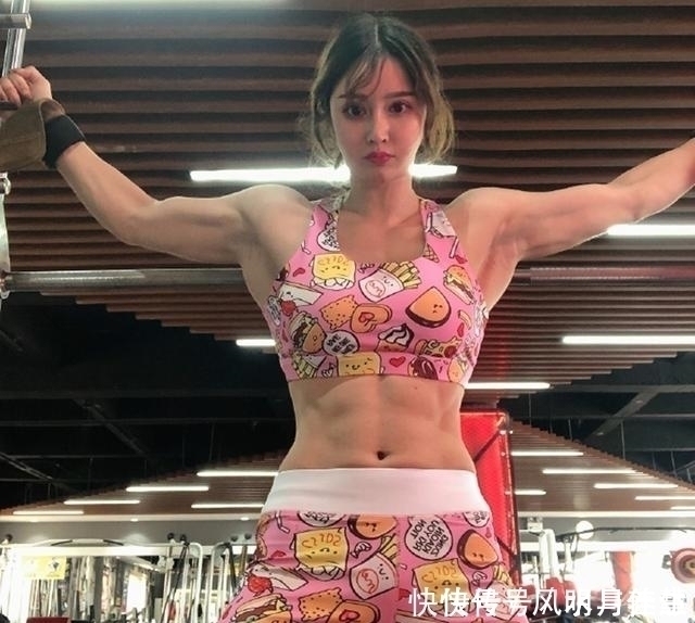 柔韧性|悬壶济世却独爱健身,芭比面孔配巨型肌肉身材,这个医生有点帅