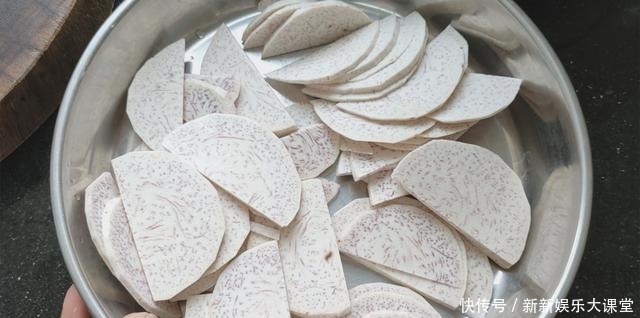 摆酒席设宴,客家人必备的一道酿香芋,酥香下酒,一层更比一层香