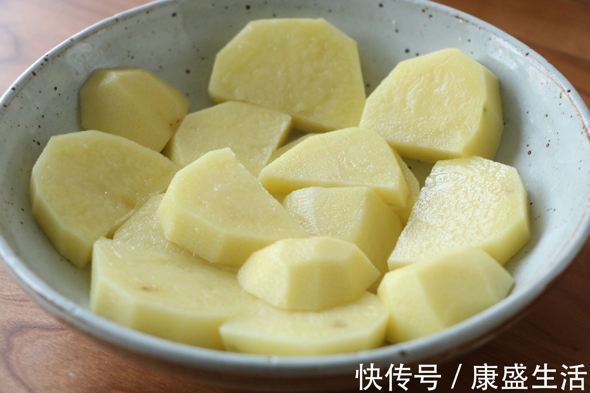 蛋清|鸡胸肉还可以这样吃,不用一滴油,上锅蒸一蒸健康美味两不误