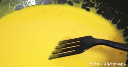 清凉|南瓜别在蒸着吃了,试试这做法,香甜清凉,怎么都吃不腻!