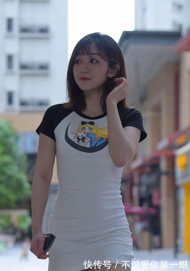 魅力 很可爱的T恤紧身裙,让小姐姐魅力十足,满满的青春气息