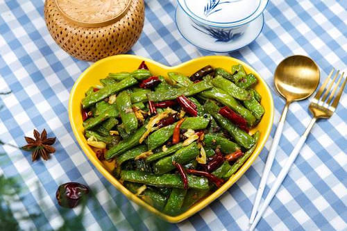 炒豆角|炒豆角,有人焯水有人过油,都不对,大厨教你一招,更易熟不发黑