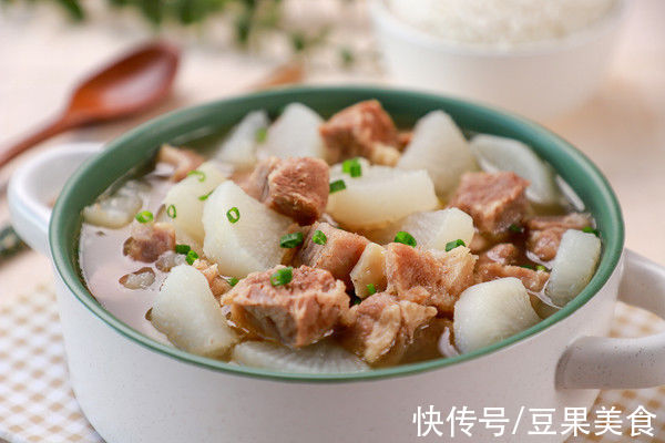 天冷炖上一锅，有荤有素1菜2吃，味道也太鲜了