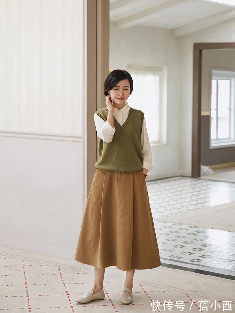 美眉 穿什么“短裙”太土了!瞧今秋流行“膝下裙”,20-50岁穿都好美