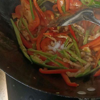 辣椒炒肉丝一上桌，老人宝宝全都笑