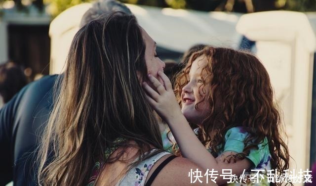 宝宝|这个游戏很多父母陪孩子玩过,看似其乐融融,对孩子却是种折磨!