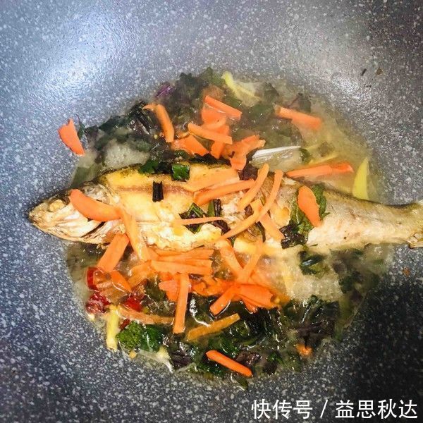 烧鱼,加醋去腥就废了,正确的是放“它”,上桌就扫光