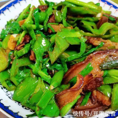 腊肉炒蒜苗比补药营养，却不要钱