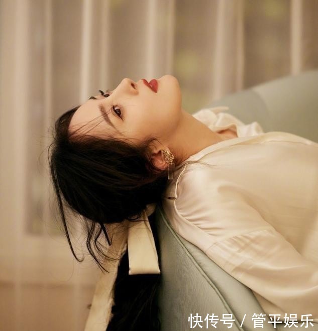 双马尾 别再披头散发了!这4款“发型”才够美够撩人,总有一款适合你