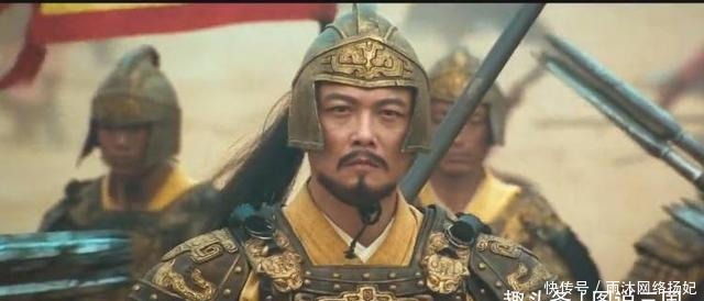 出头|颜良击败徐晃之后，为何曹操麾下猛将许褚和张辽等人都不敢出头？