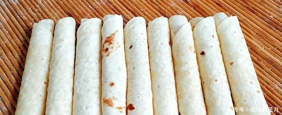 妈妈用了30年的单饼配方,柔软筋道,凉了不硬,配上炸豆角,香