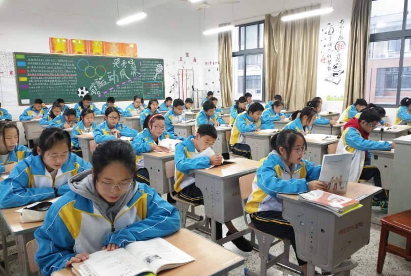 服务|中小学“延时服务”要到来？家长喜忧参半，网友担忧：被迫自愿？