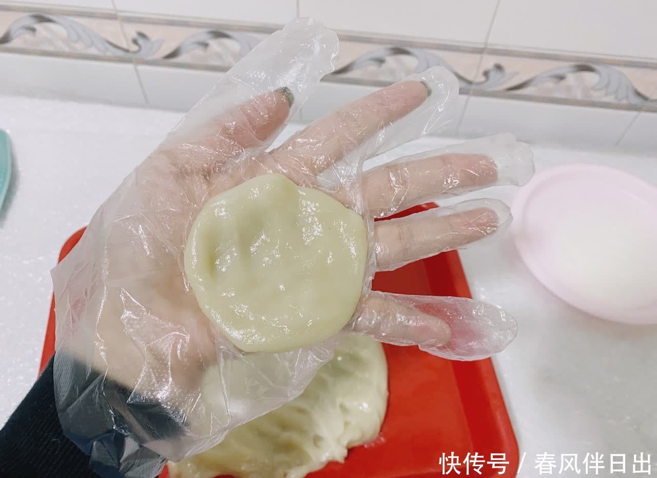 芒果别直接吃,换一种做法,做成香甜软糯的小甜品,入口就爱上了