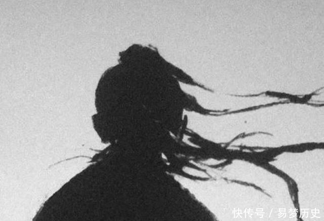 世外高人疯疯癫癫游荡街头,从不换衣服,却被皇帝急招入宫