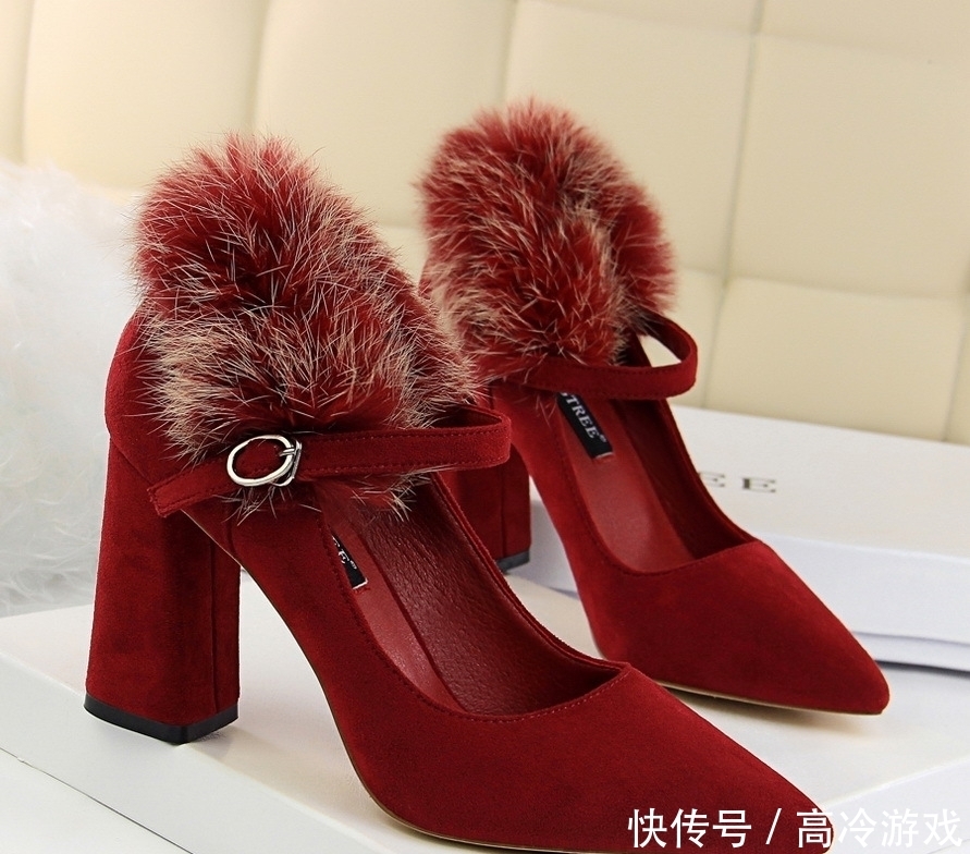 身材|女人身材丰满,就要穿这种高跟鞋,性感妩媚,显高显瘦,贼美