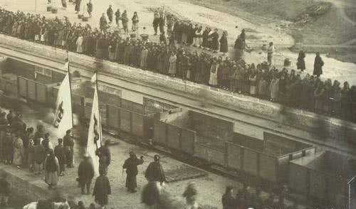 路上|慈禧西逃，路上发布的三道上谕！要人要钱，一个比一个可耻