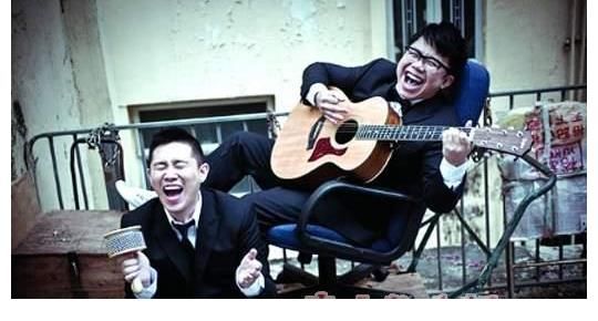 好聲音|歐陽靖和好聲音導(dǎo)師陳奐仁的親密合照