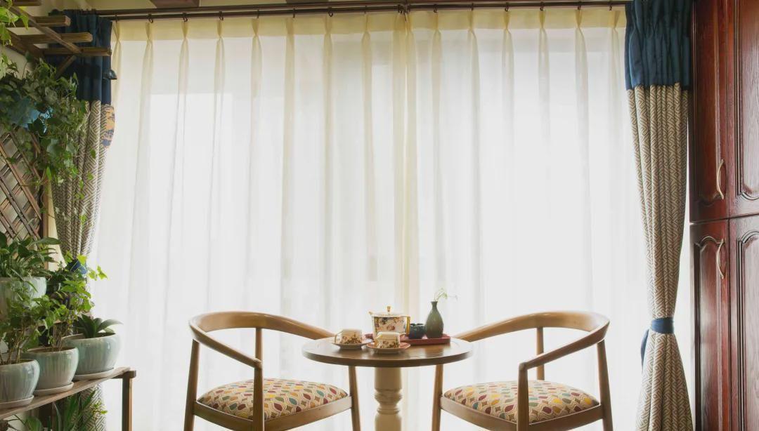 镜面|晒晒120㎡新家，阳台的设计朋友都说好，简单一改就多几排柜子用